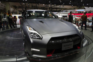 02_NISMO_GT-R_front_right